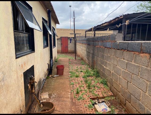 2 BEDROOM HOUSE FOR SALE IN VOSLOORUS EXT 14
